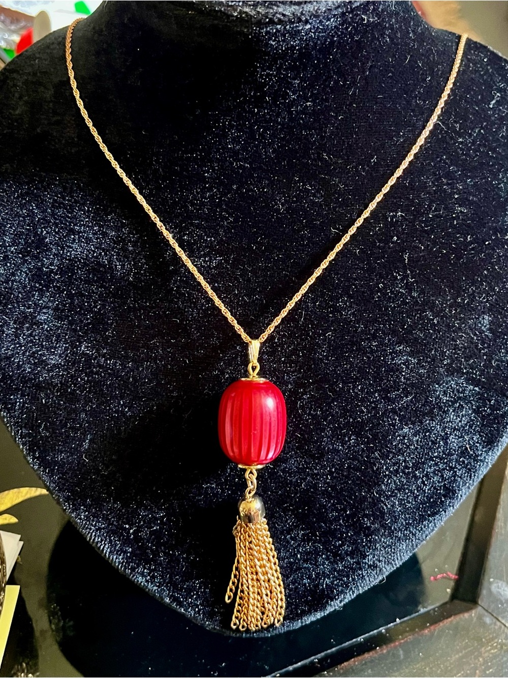 Vintage Sarah Coventry "Primrose" Tassel Necklace